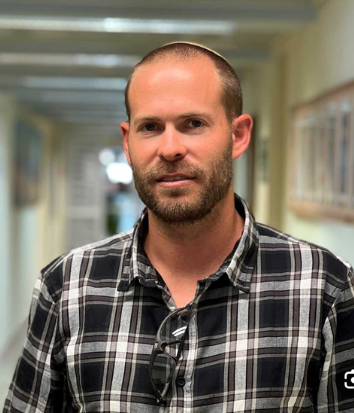 פורטרט (3 x 3.5 סמ) (39) פורטרט (3 x 3.5 סמ) (39)
