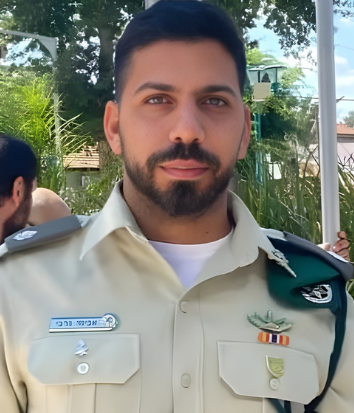 פורטרט (3 x 3.5 סמ) פורטרט (3 x 3.5 סמ)